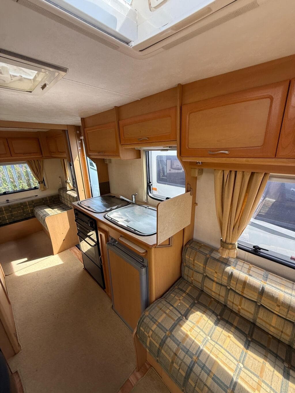 2005 Compass Rambler 16/5– 5 Berth Single Axle