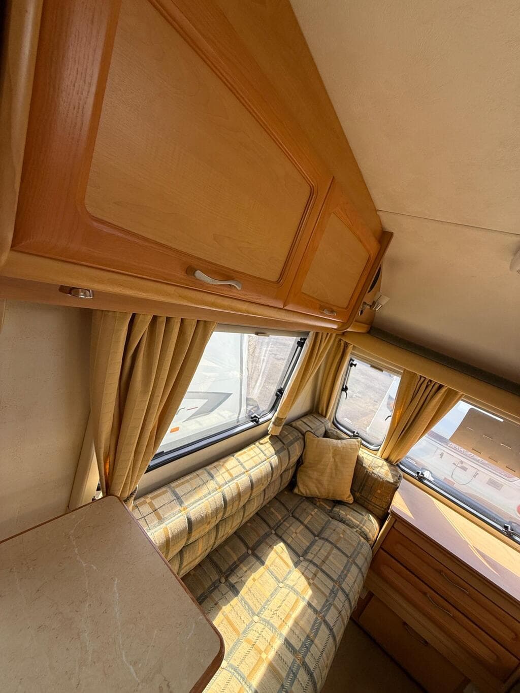 2005 Compass Rambler 16/5– 5 Berth Single Axle