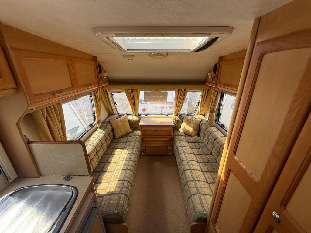 2005 Compass Rambler 16/5– 5 Berth Single Axle